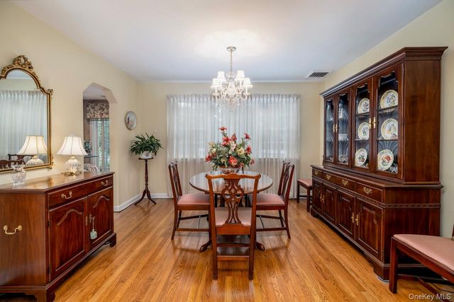 455 Morris Avenue, Rockville Centre, NY 11570