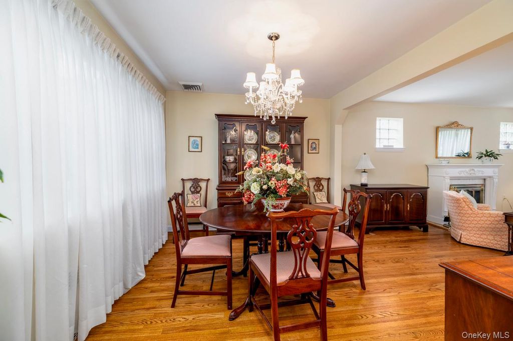 455 Morris Avenue, Rockville Centre, NY 11570 — photo 5