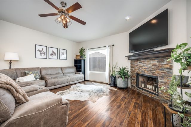 5100 Crystal Lake Avenue, Krum, TX 76249