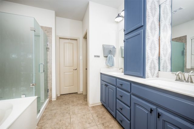 5100 Crystal Lake Avenue, Krum, TX 76249