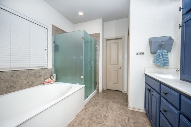 5100 Crystal Lake Avenue, Krum, TX 76249