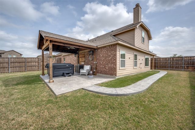 5100 Crystal Lake Avenue, Krum, TX 76249