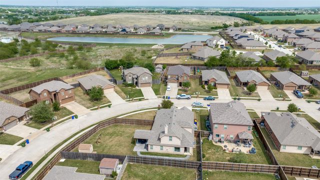 5100 Crystal Lake Avenue, Krum, TX 76249