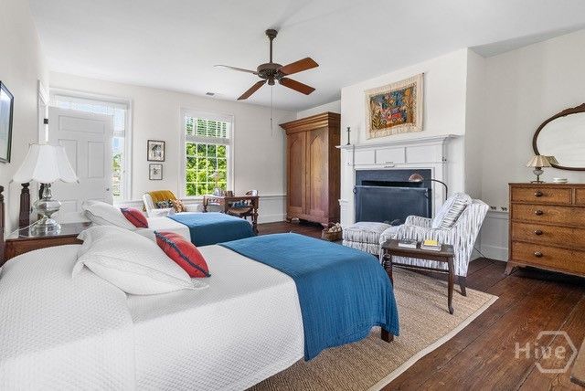 140 Habersham Street, Savannah, GA 31401