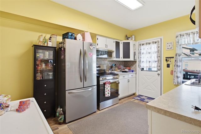 1911 2nd Street, Wyandotte, MI 48192