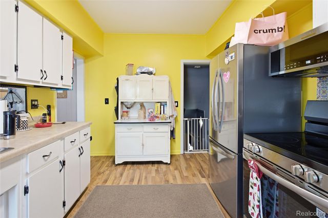 1911 2nd Street, Wyandotte, MI 48192