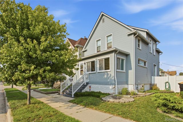 1911 2nd Street, Wyandotte, MI 48192