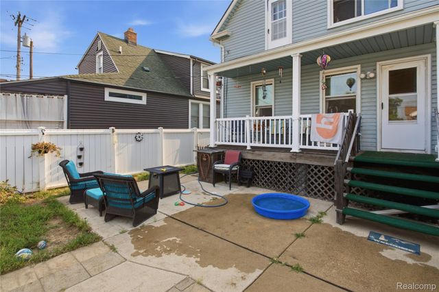 1911 2nd Street, Wyandotte, MI 48192