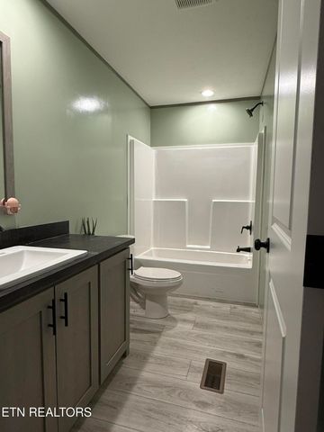 959 Barbee Rd, Jefferson City, TN 37760