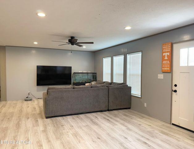 959 Barbee Rd, Jefferson City, TN 37760