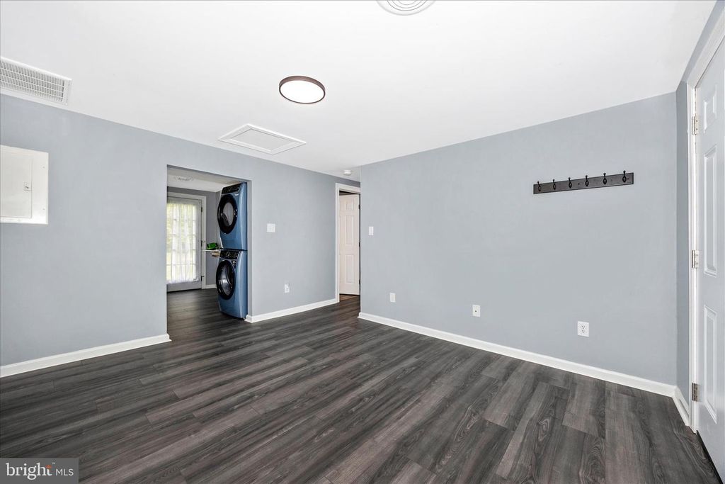 Image 10 of property listing at 15442 FALLING WATERS RD, Williamsport, MD 21795