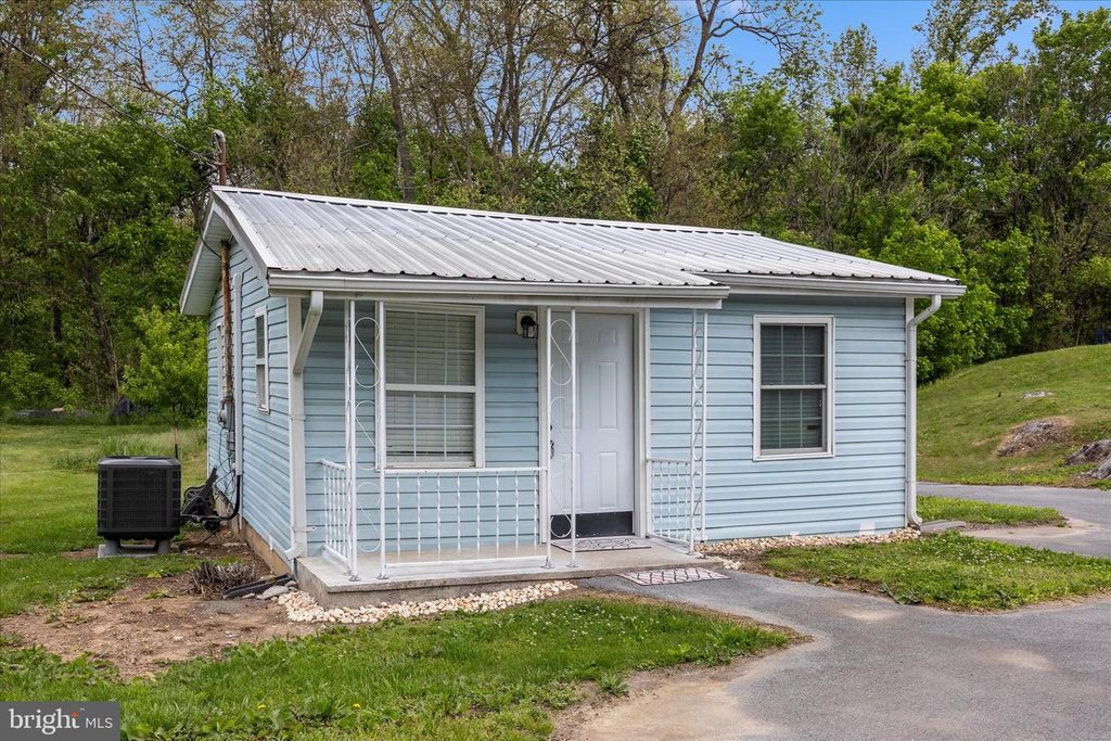 Image 36 of property listing at 15442 FALLING WATERS RD, Williamsport, MD 21795