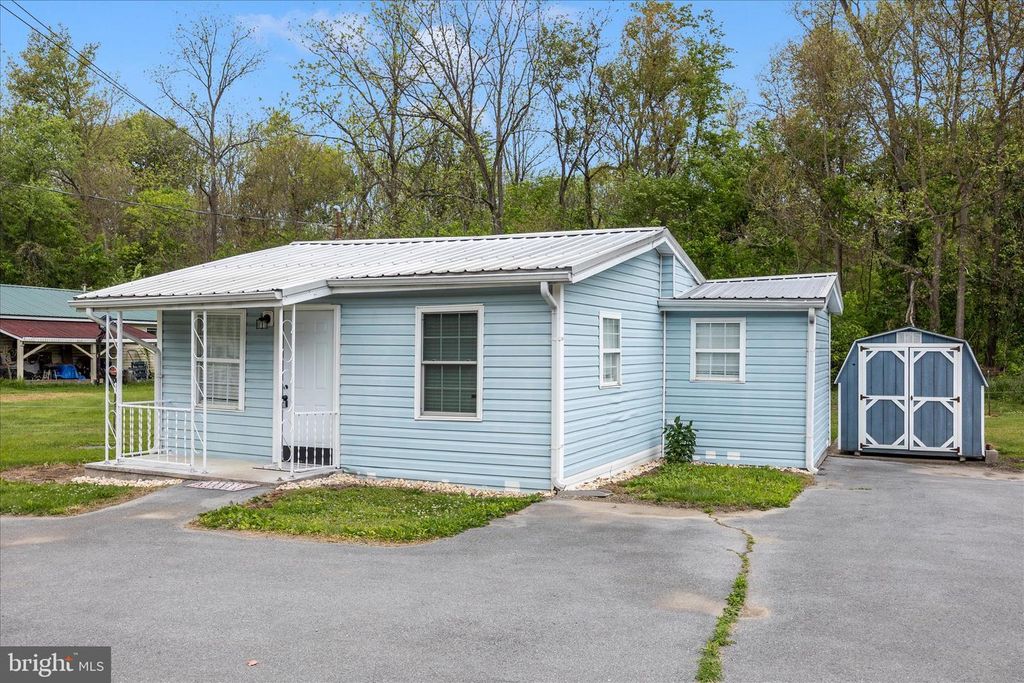 Image 37 of property listing at 15442 FALLING WATERS RD, Williamsport, MD 21795