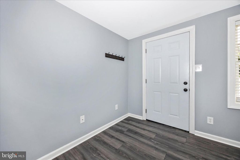 Image 4 of property listing at 15442 FALLING WATERS RD, Williamsport, MD 21795