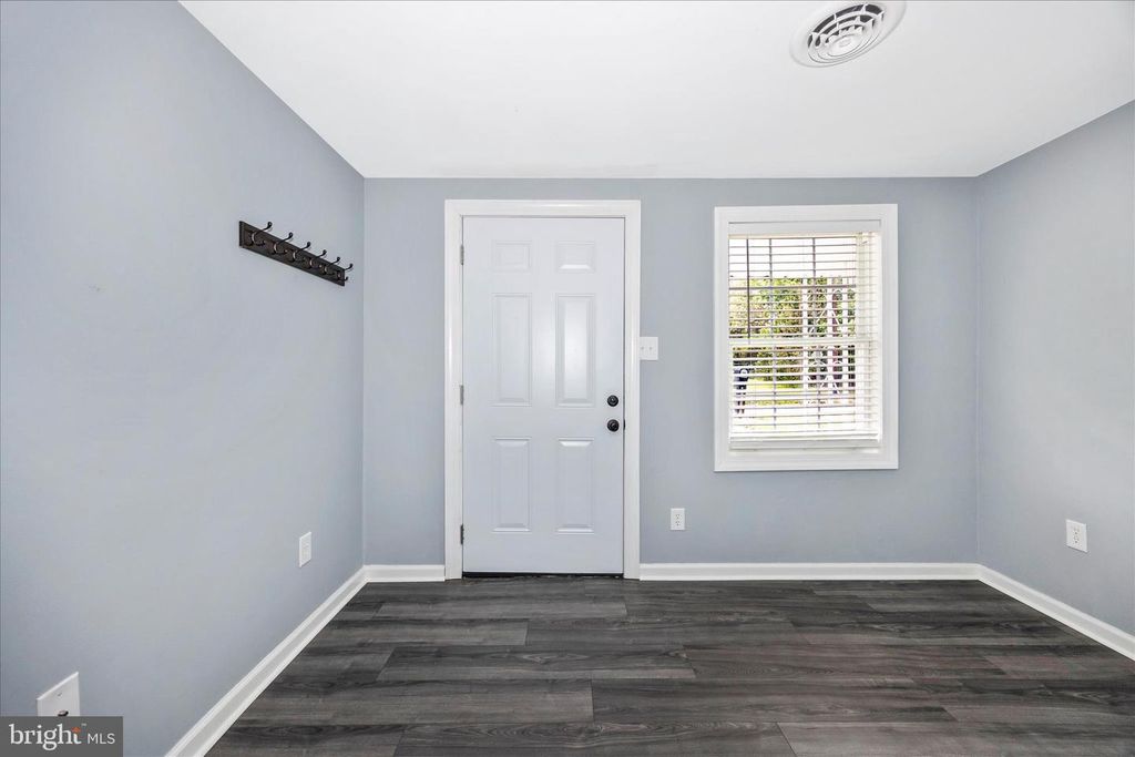 Image 5 of property listing at 15442 FALLING WATERS RD, Williamsport, MD 21795