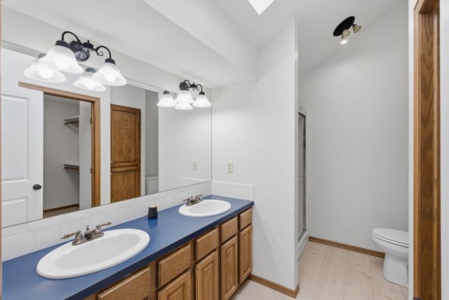 7805 W Barrington Cir, Wichita, KS 67212