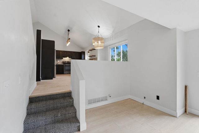 7805 W Barrington Cir, Wichita, KS 67212
