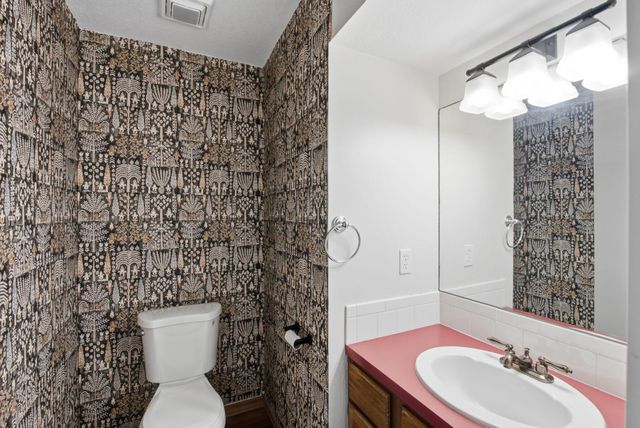 7805 W Barrington Cir, Wichita, KS 67212