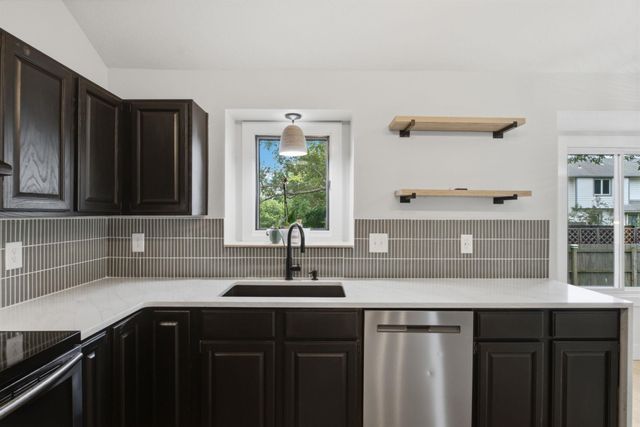 7805 W Barrington Cir, Wichita, KS 67212