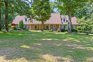 207 Airport Rd, Waverly, TN 37185