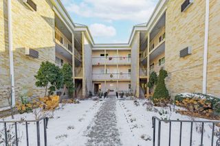 7201 W Wellington Avenue F1, Elmwood Park, IL 60707