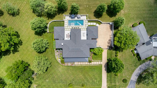 361 Riverbend Country Club Rd, Shelbyville, TN 37160
