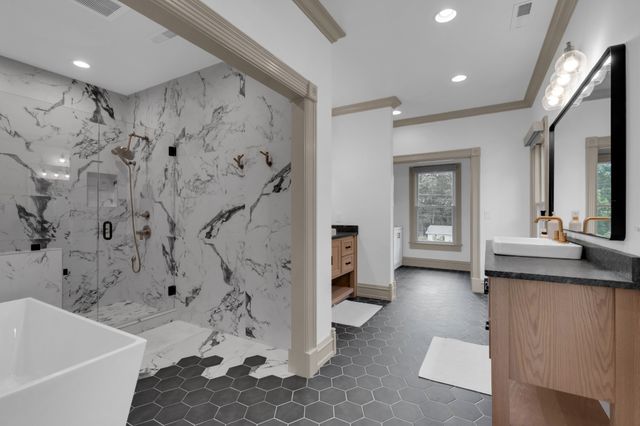 361 Riverbend Country Club Rd, Shelbyville, TN 37160