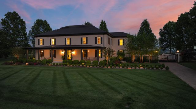 361 Riverbend Country Club Rd, Shelbyville, TN 37160