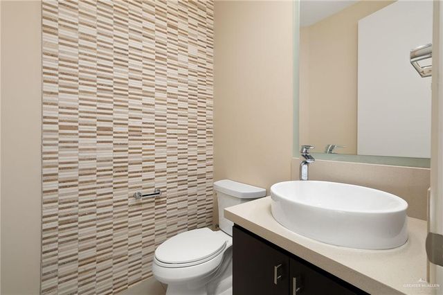 1445 Ozark Avenue, Mcallen, TX 78504