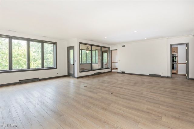 5200 Three Village Drive LLB, Lyndhurst, OH 44124