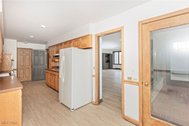 5200 Three Village Drive LLB, Lyndhurst, OH 44124