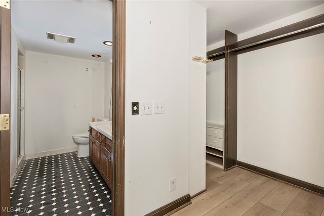 5200 Three Village Drive LLB, Lyndhurst, OH 44124