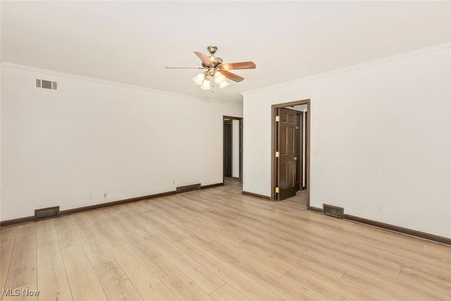 5200 Three Village Drive LLB, Lyndhurst, OH 44124