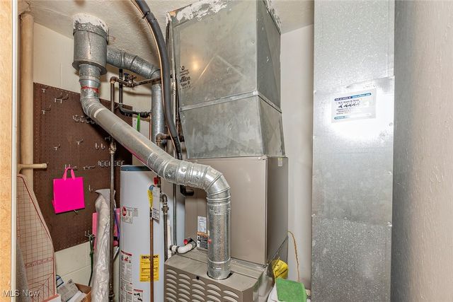 5200 Three Village Drive LLB, Lyndhurst, OH 44124