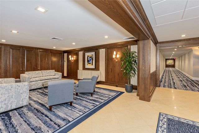 5200 Three Village Drive LLB, Lyndhurst, OH 44124