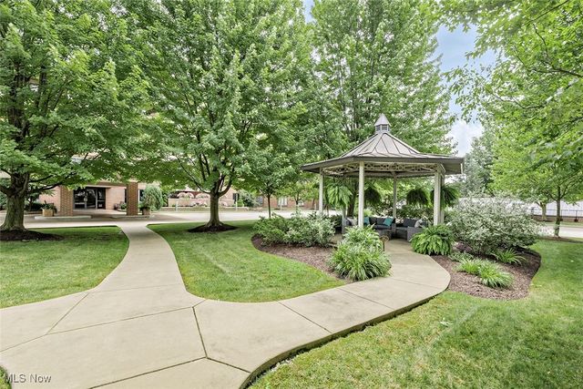 5200 Three Village Drive LLB, Lyndhurst, OH 44124