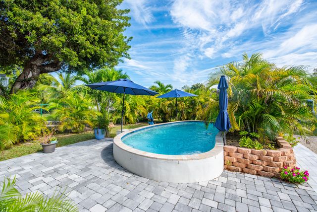 421 Ixora Drive, Big Pine Key, FL 33043