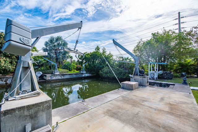 421 Ixora Drive, Big Pine Key, FL 33043