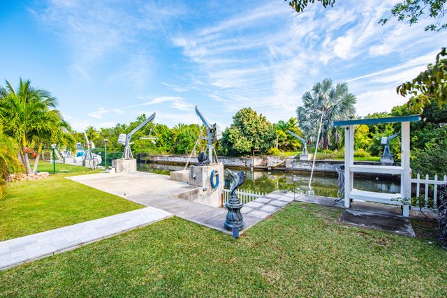 421 Ixora Drive, Big Pine Key, FL 33043
