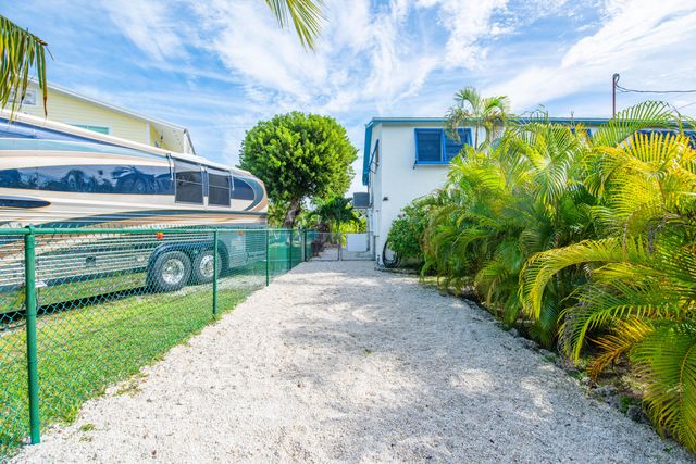 421 Ixora Drive, Big Pine Key, FL 33043