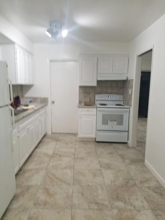 Image 15 of property listing at 220 Main Street, Half Moon Bay, CA 94019