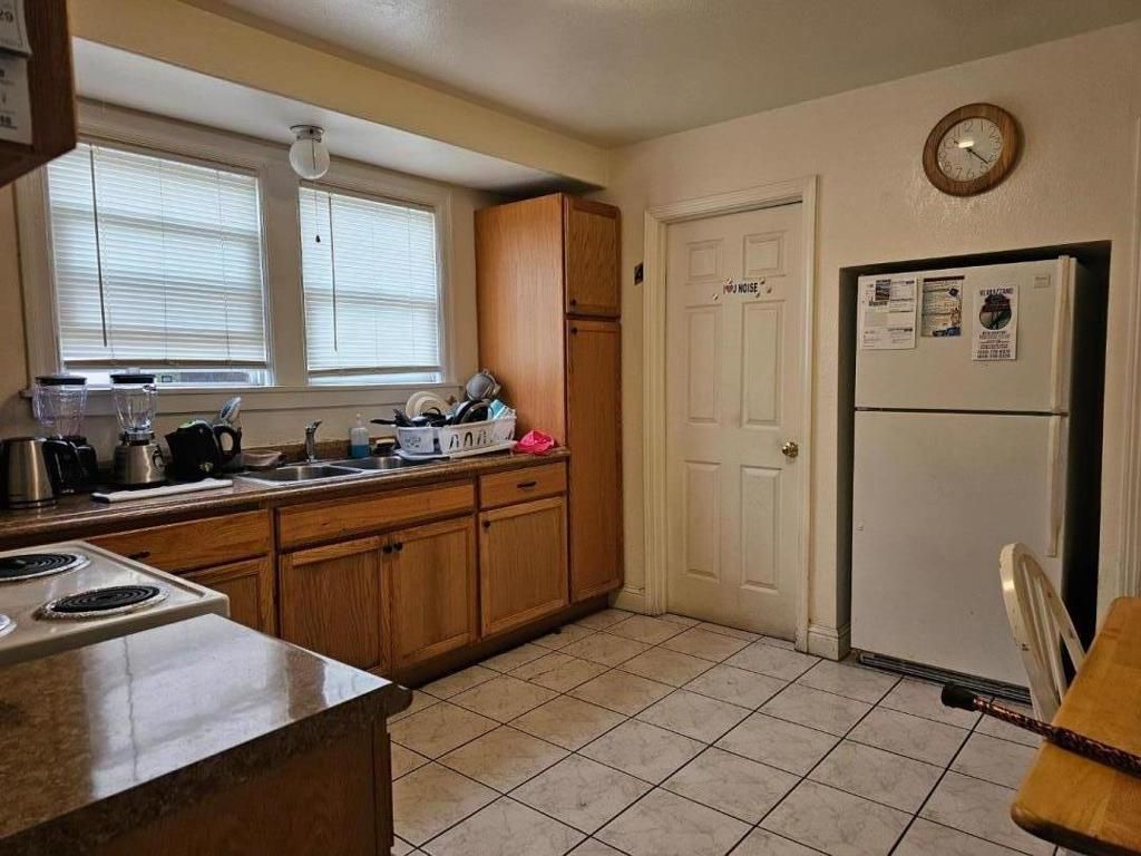 Image 6 of property listing at 220 Main Street, Half Moon Bay, CA 94019