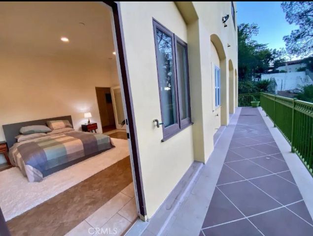 3015 Hollyridge, Los Angeles, CA 90068