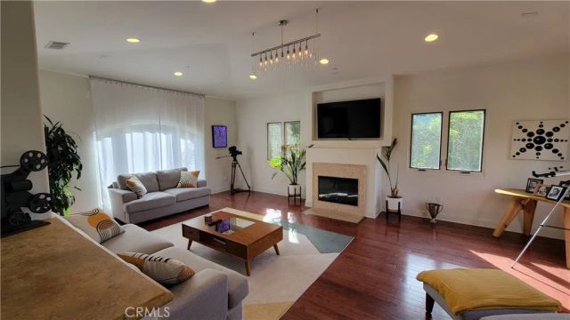 3015 Hollyridge, Los Angeles, CA 90068