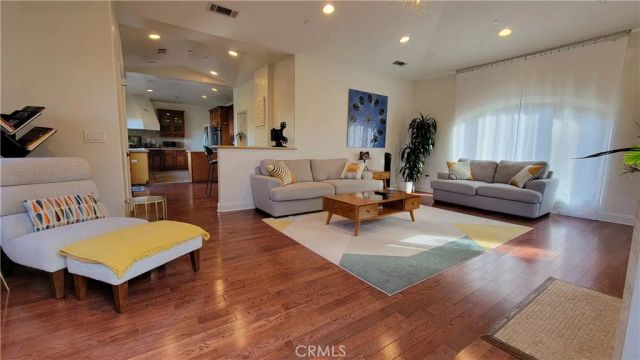 3015 Hollyridge, Los Angeles, CA 90068