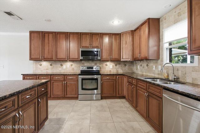 572 JOHN HANCOCK Street, Orange Park, FL 32073