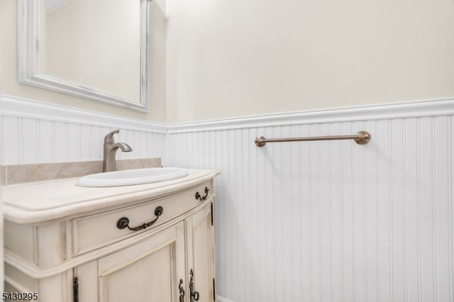 39 Balsam Ct, Hillsborough Twp., NJ 08844
