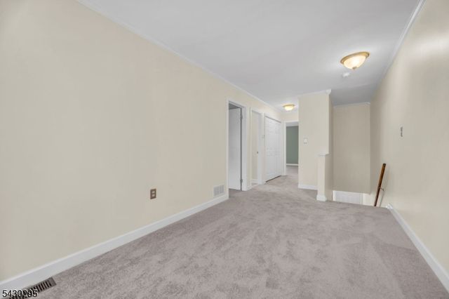 39 Balsam Ct, Hillsborough Twp., NJ 08844