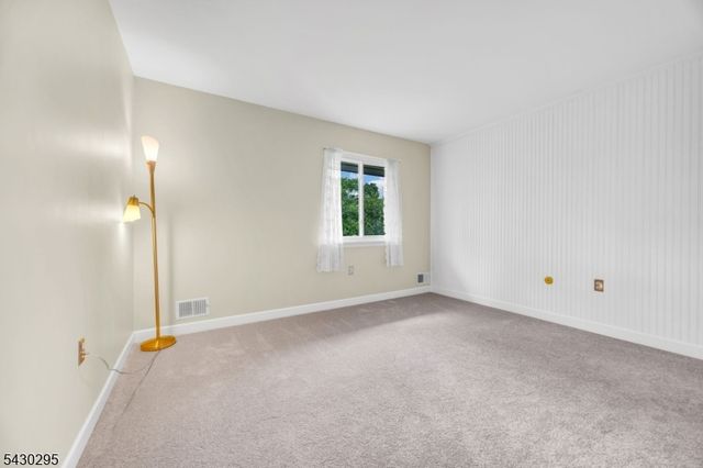 39 Balsam Ct, Hillsborough Twp., NJ 08844