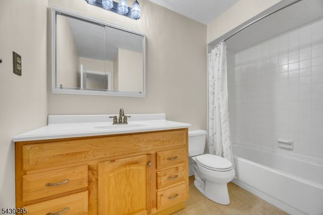 39 Balsam Ct, Hillsborough Twp., NJ 08844